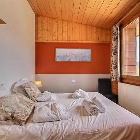 Duplex 3 Avec Piscine, Parking, Aux Pieds A Aime 2000 - Fr-1-455-243 *