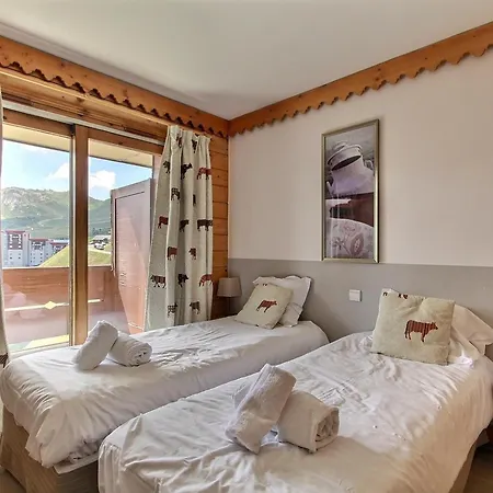 Duplex 3 Avec Piscine, Parking, Aux Pieds A Aime 2000 - Fr-1-455-243 * La Plagne